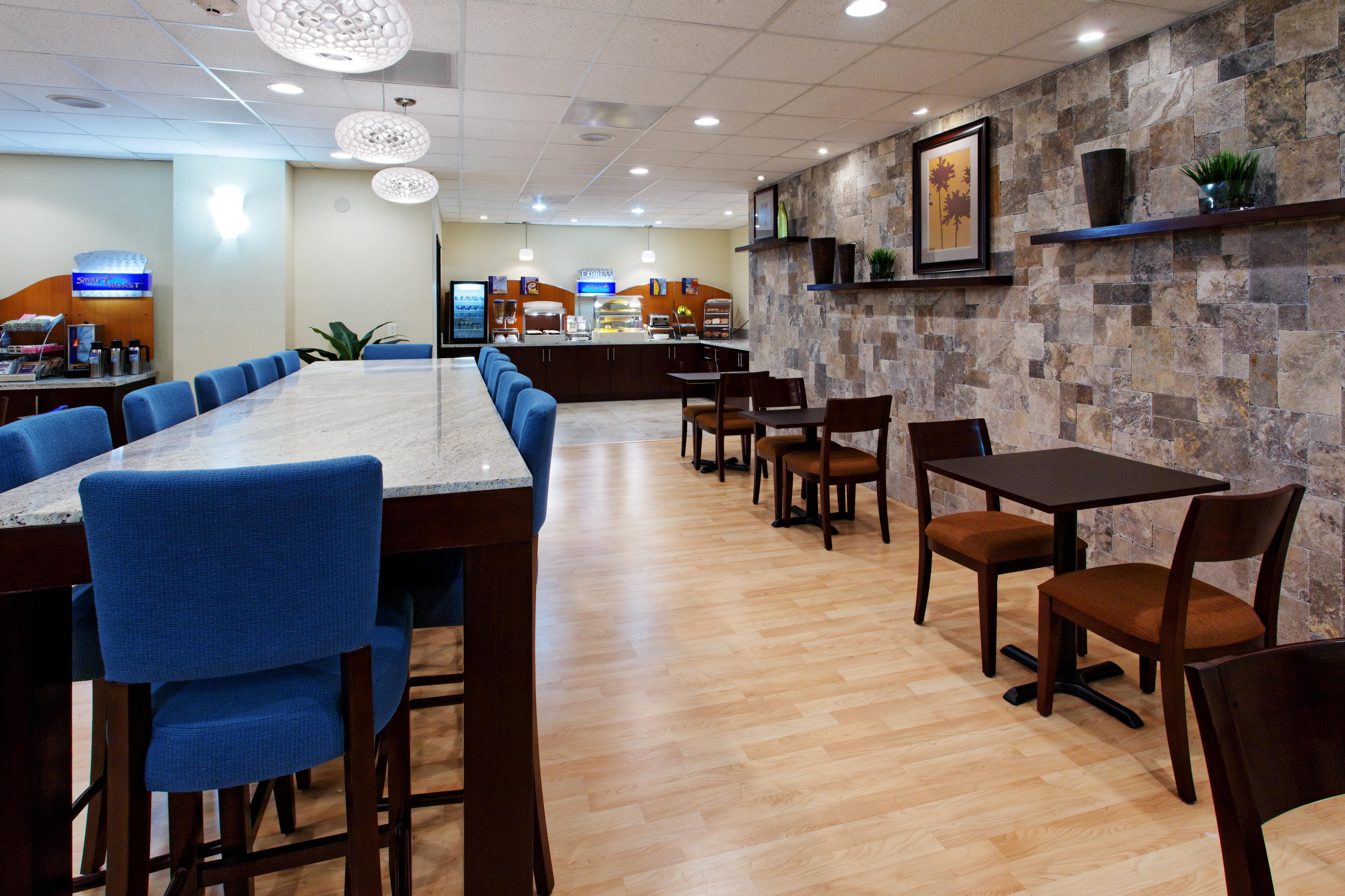 Holiday Inn Express Benicia By Ihg Exterior photo